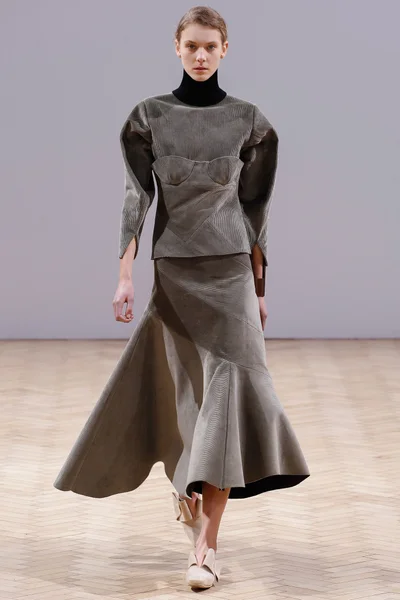 Look 1